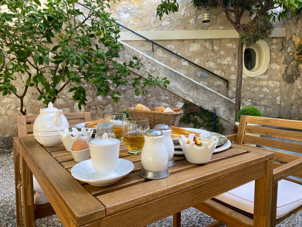 Le Jardin D'Elma Bed & Breakfast Vence Dış mekan fotoğraf
